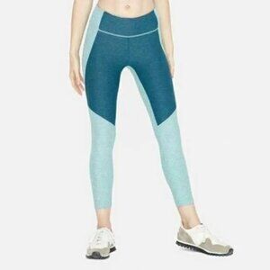 Outdoor Voices + Madewell Two Tone 3/4 Warm Up Leggings in Marine and‎ Aqua